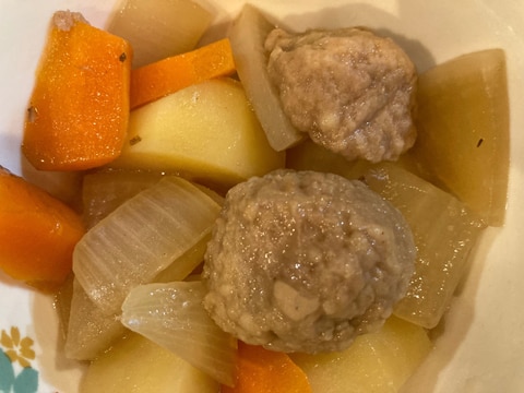 大根と人参とじゃがいもとたまねぎと鶏つくねの煮物 レシピ 作り方 By Tommeg12 楽天レシピ 大根と人参とじゃがいもとたまねぎと鶏つくねの煮物 レシピ 作り方 By Tommeg12 楽天レシピ